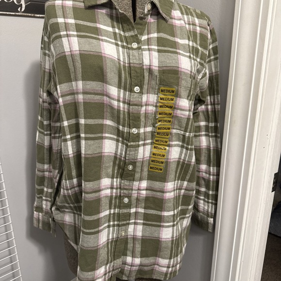 Gap Flannel Boyfriend Relaxed Fit Shirt Womens Medium Green Pink Plaid NWT - Picture 1 of 5